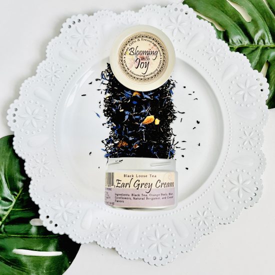 Discover the indulgent flavor of Earl Grey Cream Black Loose Tea, a luxurious blend featuring Sri Lankan black tea infused with bergamot, orange peels, and a hint of vanilla cream. With its high caffeine content and smooth, creamy finish