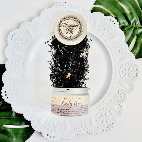 Discover the harmonious blend of our Lady Grey Loose Tea, combining classic Earl Grey with the sweet serenity of lavender flowers. With its high caffeine content and soothing floral fragrance