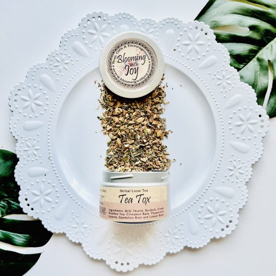 Experience the rejuvenating benefits of Tea Tox Detox Loose Herbal Tea – a refreshing blend crafted with milk thistle, burdock, and peppermint. Naturally caffeine-free. Order now and embark on a journey of renewal!