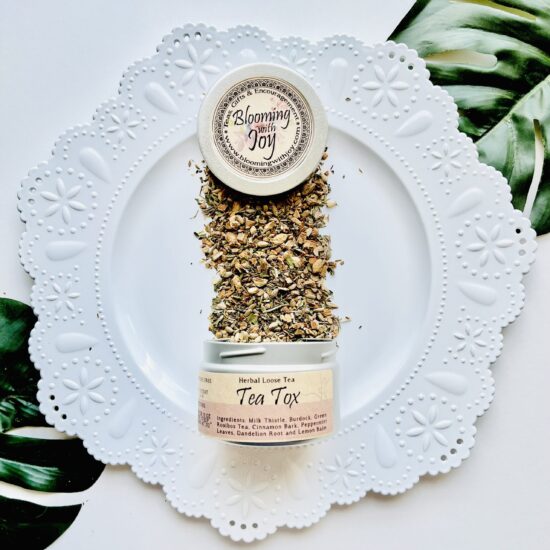 Experience the rejuvenating benefits of Tea Tox Detox Loose Herbal Tea – a refreshing blend crafted with milk thistle, burdock, and peppermint. Naturally caffeine-free. Order now and embark on a journey of renewal!