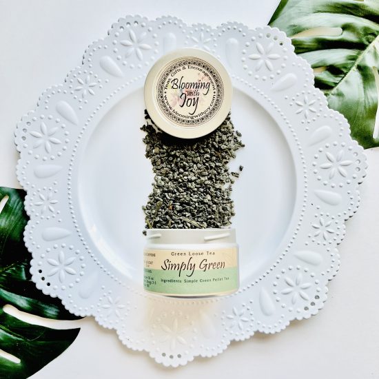 Discover the essence of simplicity with our Simply Green Tea, sourced from the Guangdong province of China. Hand-rolled into tiny pellets, this earthy and full-bodied tea offers a hint of smokiness, reminiscent of traditional Gunpowder tea. Enjoy the freshness and longevity of flavor with each cup, available in three convenient sizes.